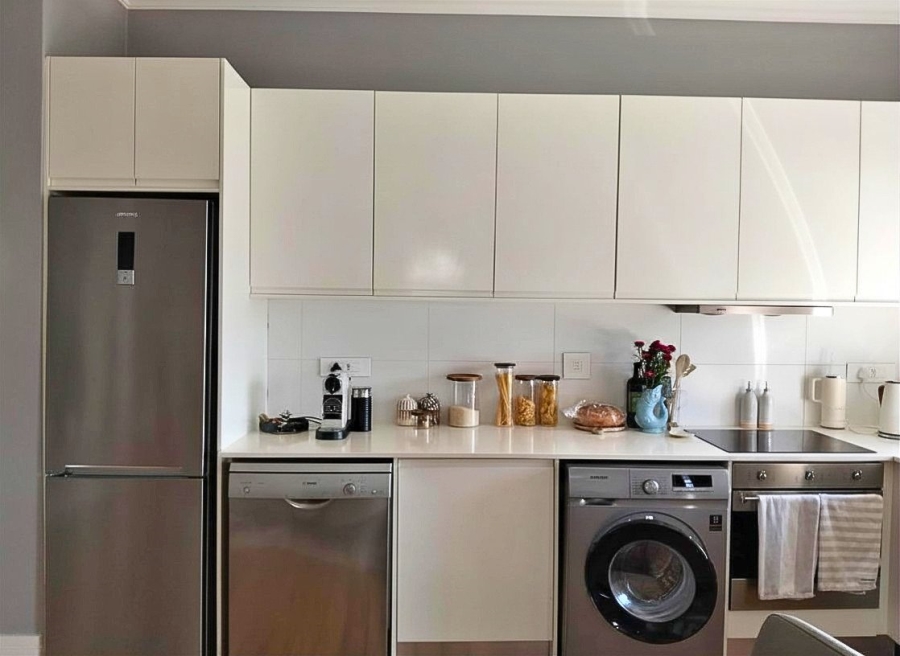 To Let 2 Bedroom Property for Rent in Green Point Western Cape